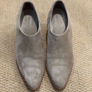 Vince Hamilton beige booties
